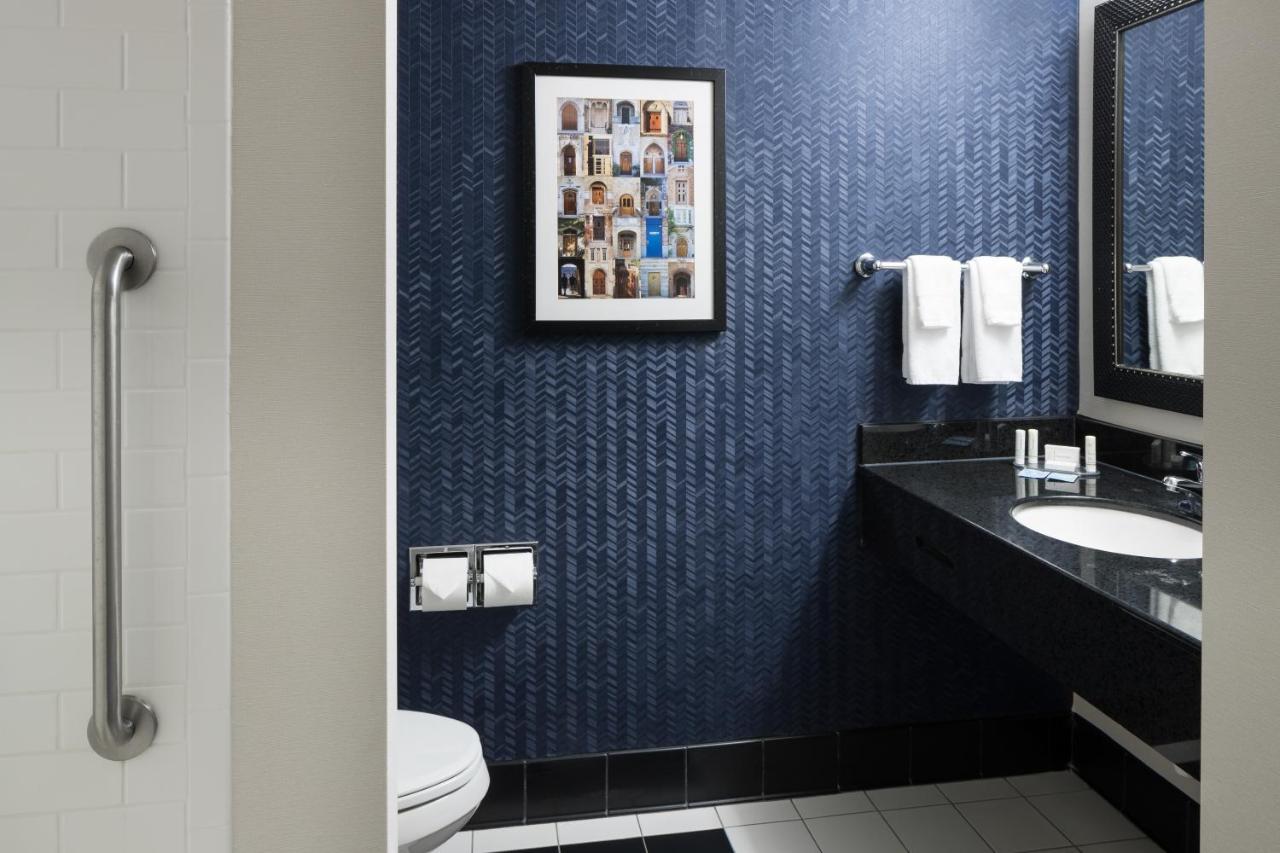 Hotel Fairfield & At Notre Dame 3*